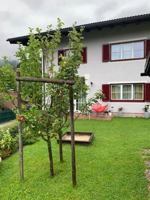 Apartamento Haus Ortner Russbach am Pass Gschütt Exterior foto