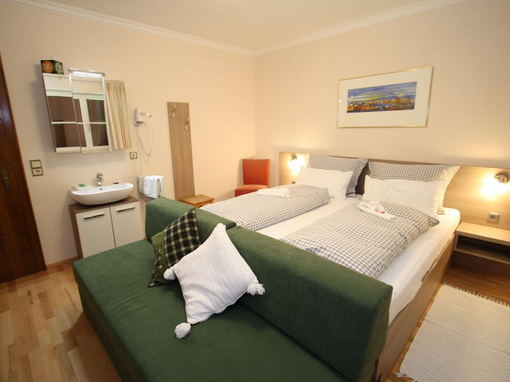 Apartamento Haus Ortner Russbach am Pass Gschütt Exterior foto
